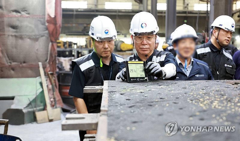 김영훈 장관, 동일·반복 산업재해 발생 제조업장 불시 점검 (출처=연합뉴스)