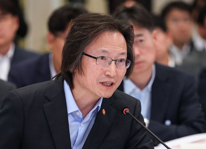 주병기 공정거래위원회 위원장이 4일 청와대 영빈관에서 열린 고용노동부, 중소벤처기업부, 공정거래위원회 2차 업무보고에서 발언을 하고 있다. 뉴스1