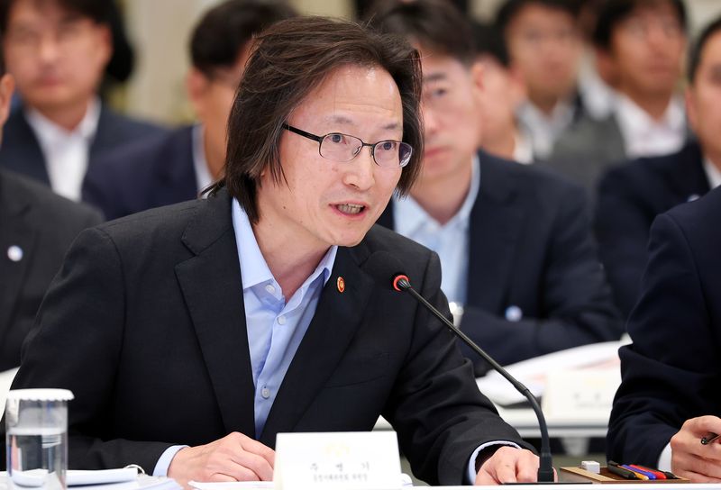 [서울=뉴시스] 김진아 기자= 주병기 공정거래위원장이 4일 청와대 영빈관에서 열린 고용노동부, 중기부, 공정위에 대한 부처 업무보고에서 발언하고 있다.(청와대통신사진기자단) 2026.08.04. bluesoda@newsis.com