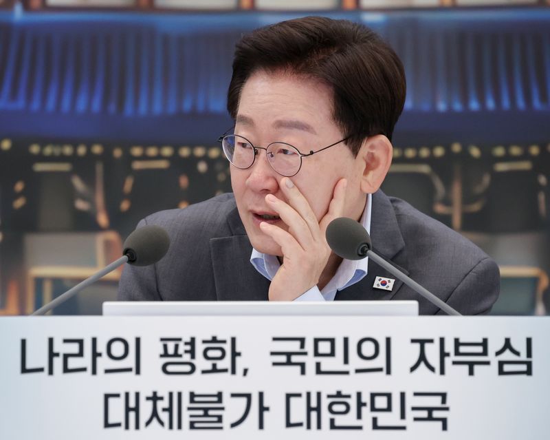이재명 대통령이 5일 청와대 영빈관에서 열린 외교부·통일부·국방부·국가보훈부 등에 대한 부처 업무보고에서 발언하고 있다. 청와대통신사진기자단
