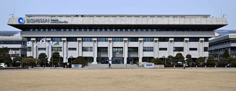 인천시는 폭염중대경보가 발효되면서 재난안전대책본부 비상근무를 2단계로 격상하고 폭염 대응에 모든 행정력을 집중하고 있다. 인천시 제공.