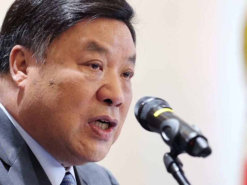 "셀트리온 질주는 계속된다" 글로벌 현장 직접 챙기는 서정진