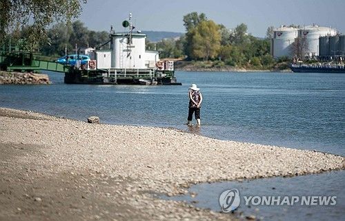 폭염에 가뭄으로 유럽 전역이 몸살을 앓고 있다. 연합뉴스
