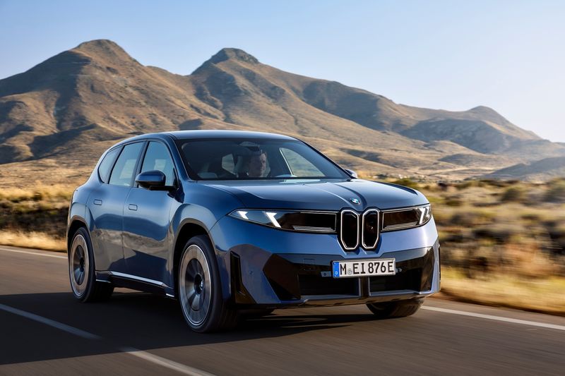 "프리미엄 SUV 충족"..더 뉴 BMW iX3, 한국車기자협회 8월의 차 선정