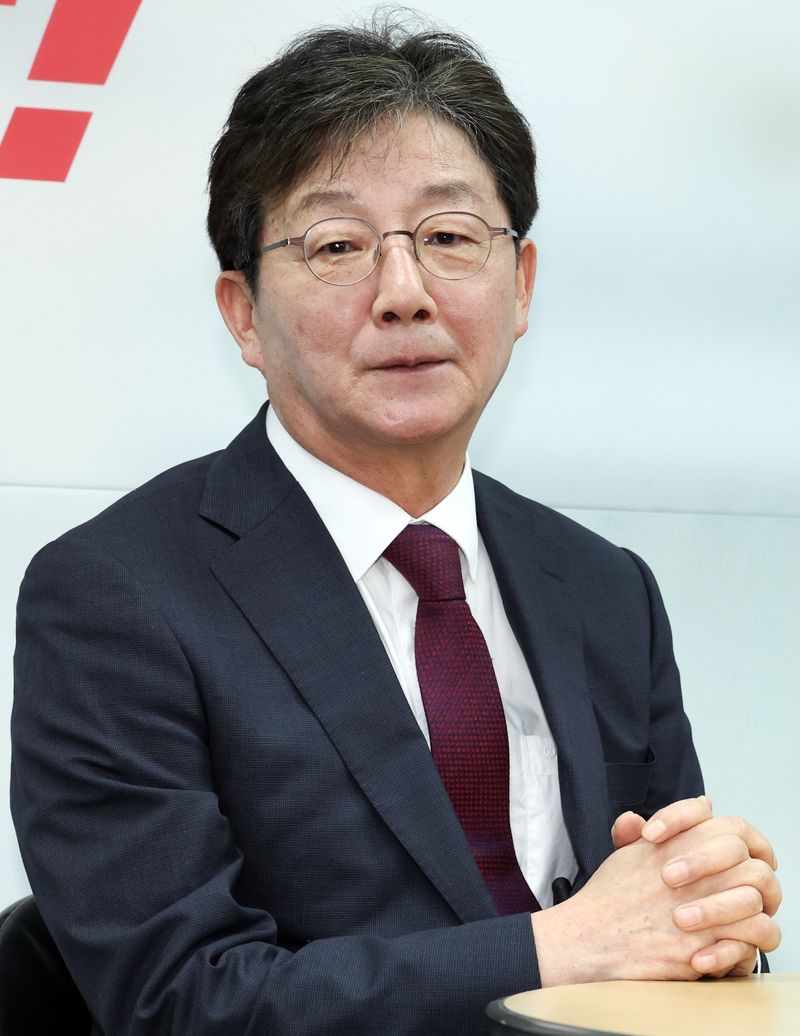 [서울=뉴시스] 최진석 기자 = 유승민 전 의원이 14일 오전 서울 종로구 오세훈 국민의힘 서울시장 후보 선거캠프를 방문해 발언하고 있다. 2026.05.14. myjs@newsis.com