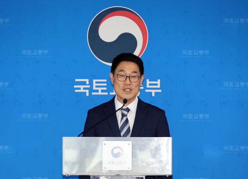 [세종=뉴시스] 배훈식 기자 = 박준형 국토교통부 모빌리티자동차국장이 지난 5일 오후 세종시 정부세종청사에서 중고차 소비자 보호대책 브리핑을 하고 있다. 2026.08.06. dahora83@newsis.com
