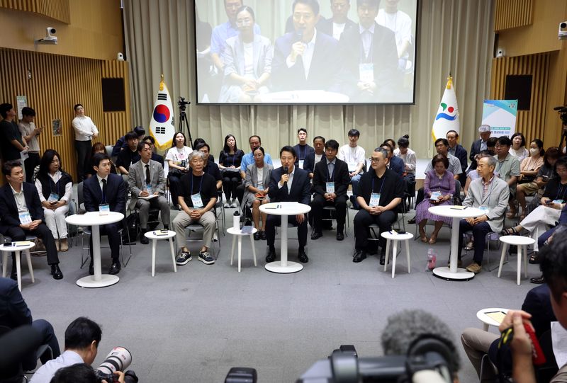 [서울=뉴시스] 박영태 기자 = 오세훈 서울시장이 6일 서울 중구 서울시청에서 열린 부동산 정상화를 위한 서울시민 대토론회에 참석해 모두발언을 하고 있다. 2026.08.06. since1999@newsis.com