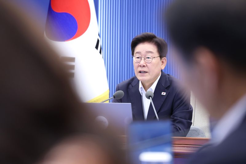 [서울=뉴시스] 조성봉 기자 = 이재명 대통령이 6일 청와대에서 열린 수석보좌관회의에서 발언하고 있다. 2026.08.06. suncho21@newsis.com