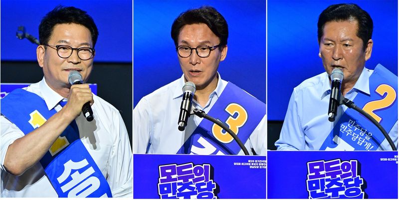 [창원=뉴시스] 차용현 기자 = 송영길(왼쪽부터), 김민석, 정청래 더불어민주당 당대표 후보가 2일 오후 경남 창원대학교 종합교육관 이룸홀에서 열린 더불어민주당 당대표·최고위원 합동연설회에서 각각 정견 발표를 하고 있다. 사진은 정견발표 순번. 2026.08.02. con@newsis.com