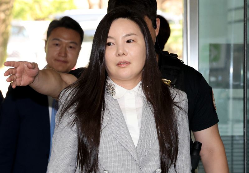 '300억대 사기 혐의' 차가원 원헌드레드 대표 구속 송치