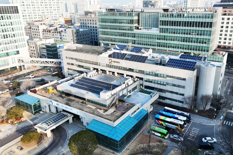고금리에 갇힌 소상공인 구하라…수원시, 특례보증 300억 확충