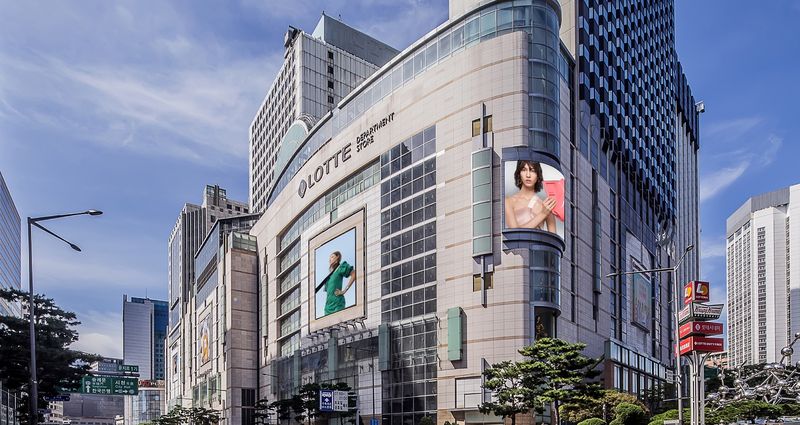 롯데쇼핑 2분기 영업익 121% 증가…백화점이 실적 견인(종합)
