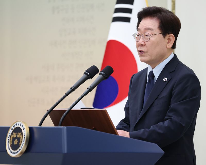 이재명 대통령이 7일 청와대 영빈관에서 열린 진실화해위 3기 출범 계기 국가폭력 피해자 위로 오찬에서 인사말을 하고 있다. 연합뉴스