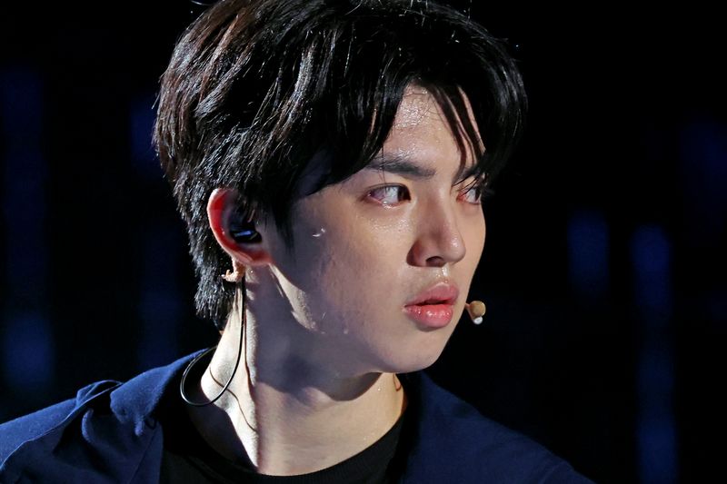 아이스쇼 '나 혼자만 레벨업 온 아이스' 주연 배우인 피겨스케이팅 선수 차준환(성진우 역)이 7일 서울 양천구 목동아이스링크에서 주요 장면 시연을 있다. 뉴시스