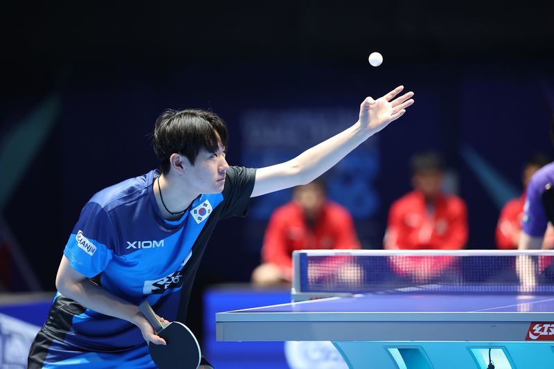 [서울=뉴시스] 2026 국제탁구연맹(ITTF) 세계탁구선수권대회 단체전 남자부 중국과의 8강전에 출전한 오준성. (사진=대한탁구협회 제공) 2026.05.08. *재판매 및 DB 금지