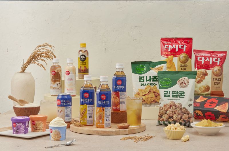 CJ제일제당에서 출시한 브랜드 IP 연계 제품들. CJ제일제당 제공