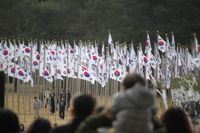 [천안=뉴시스] 최영민 기자=독립기념관 겨레의 집 앞마당에 게양된 태극기 모습. 2026.03.01 ymchoi@newsis.com