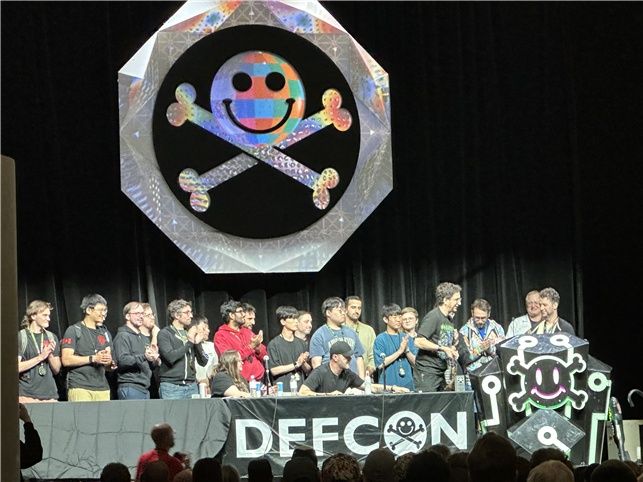 지난해 데프콘 국제해킹대회(DEFCON CTF 33)에서 한국팀이 본선 우승을 차지한 모습. 과학기술정보통신부 제공
