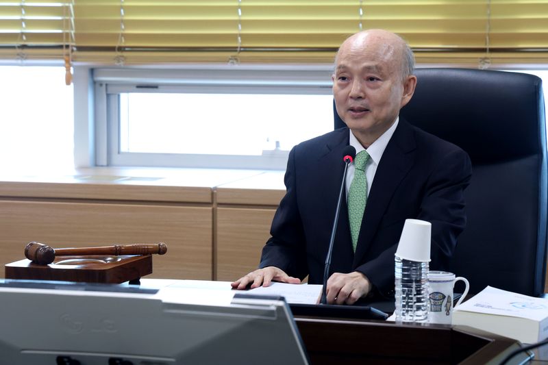 안창호 국가인권위원장이 9일 오후 서울 중구 국가인권위원회에서 열린 제3차 상임위원회 회의를 주재하고 있다. 2026.2.9 ⓒ 뉴스1 이광호 기자