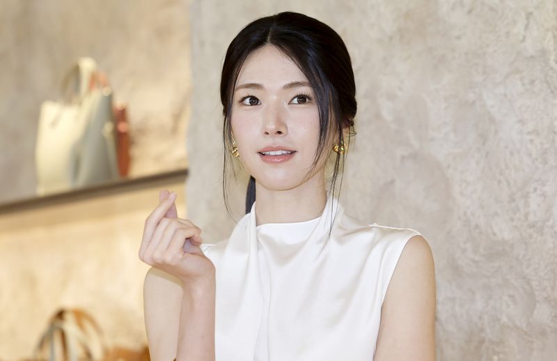 [서울=뉴시스] 김혜진 기자 = 배우 하영이 29일 오전 서울 강남구 폴렌느 서울에서 열린 아틀리에 오픈 기념 포토 행사에서 포즈를 취하고 있다. 2026.06.29. jini@newsis.com /사진=뉴시스