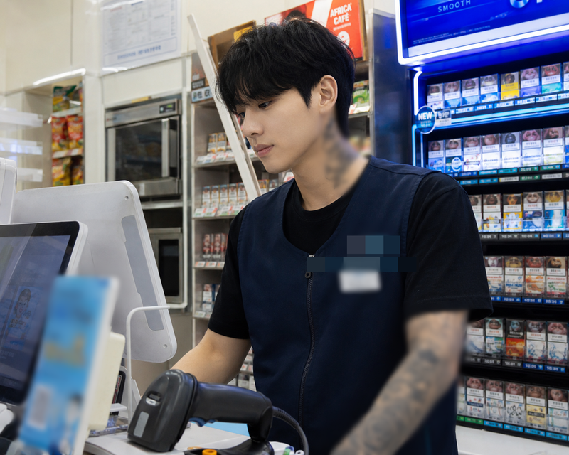 문신했더니 손님들 시선 싹 달라졌다 편의점 알바생의 고백