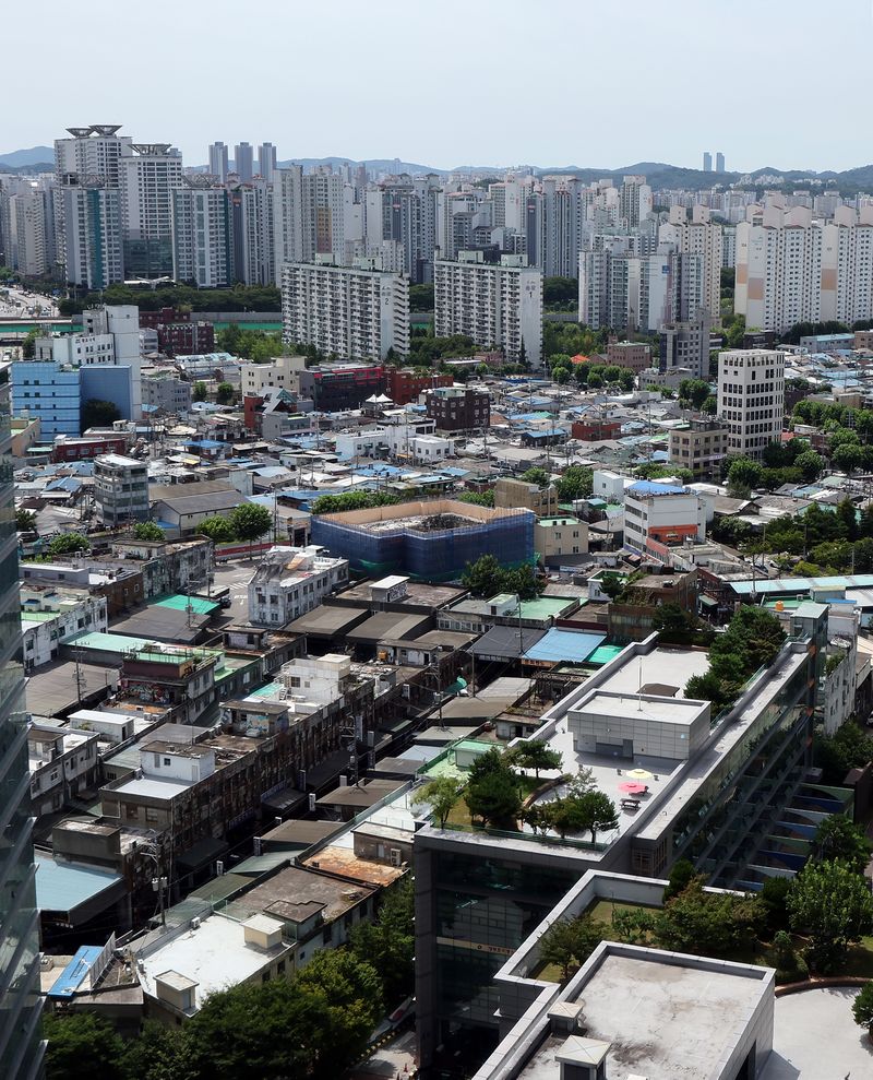 비아파트 규제도 손질…산단 오피스텔 '250% 용적률' 풀릴까[주택 공급 '발등의 불']
