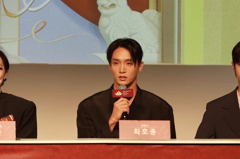 [서울=뉴시스]10일 서울 성북구 서울연극창작센터에서 열린 '2026 서울어텀페스타' 기자간담회에서 축제 홍보위원인 최호종 무용수 겸 안무가가 발언하고 있다. (사진=서울문화재단 제공)
