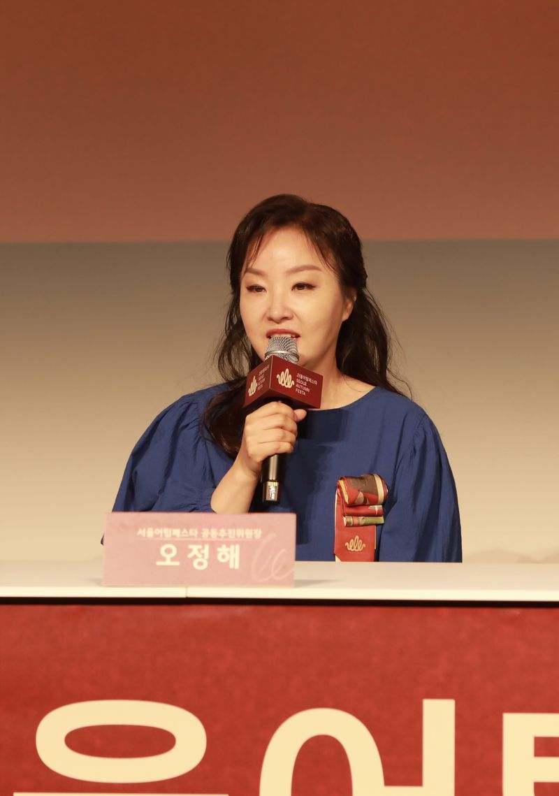 [서울=뉴시스]10일 서울 성북구 서울연극창작센터에서 열린 '2026 서울어텀페스타' 기자간담회에서 오정해 국악인 겸 배우가 서울어텀페스타를 소개하고 있다. (사진=서울문화재단 제공)