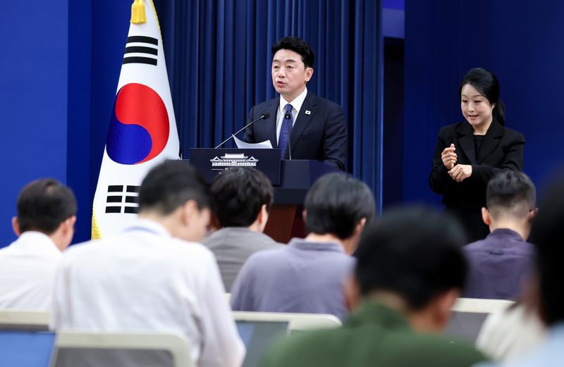 강훈식 비서실장이 10일 청와대 춘추관에서 메가프로젝트 민관합동 점검회의 결과 관련 브리핑을 하고 있다. (청와대통신사진기자단) 2026.8.10 ⓒ 뉴스1 허경 기자