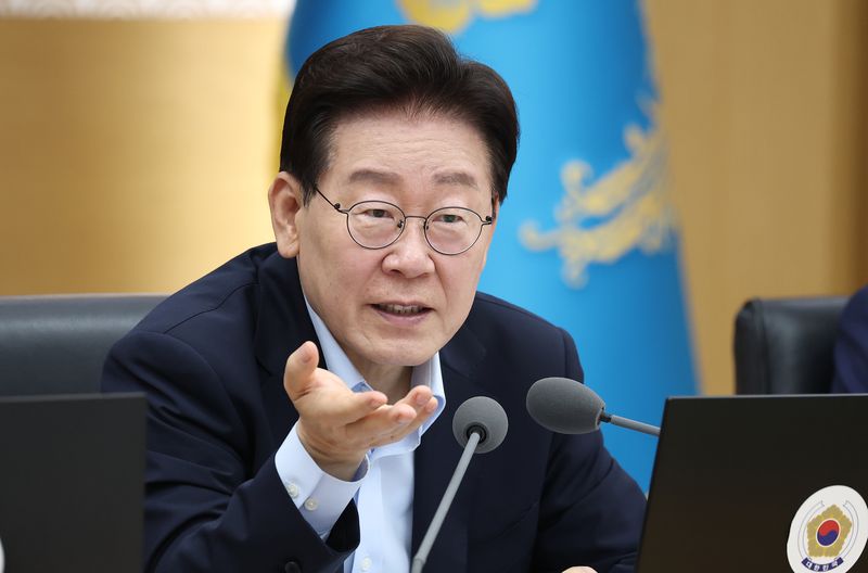 이이재명 대통령이 11일 정부세종청사에서 열린 국무회의에서 발언하고 있다. 연합뉴스
