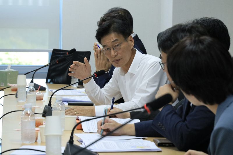 12일 국회 농림축산식품해양수산위원회 농업가뭄대책 추진상황 보고에서 제주지역 가뭄과 농업용수 공급대책에 대한 논의가 진행되고 있다. 문대림 의원은 지하수 의존도가 높은 제주 특성을 반영한 중장기 농업용수 확보 대책을 정부에 주문했다. /사진=문대림 의원실 제공