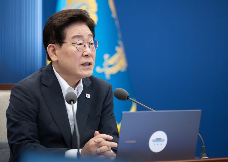 이재명 대통령이 지난 13일 청와대에서 열린 수석보좌관회의에서 발언하고 있다. 청와대통신사진기자단