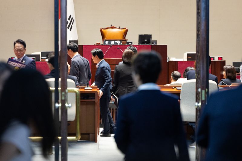 양도세 2억→9억4000만원...10년 실거주인데 세 폭탄, 국회 청원 우르르