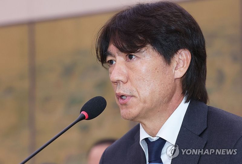 지난 7월 국회에서 열린 청문회에서 답변하는 홍명보 전 축구 국가대표 감독. 연합뉴스