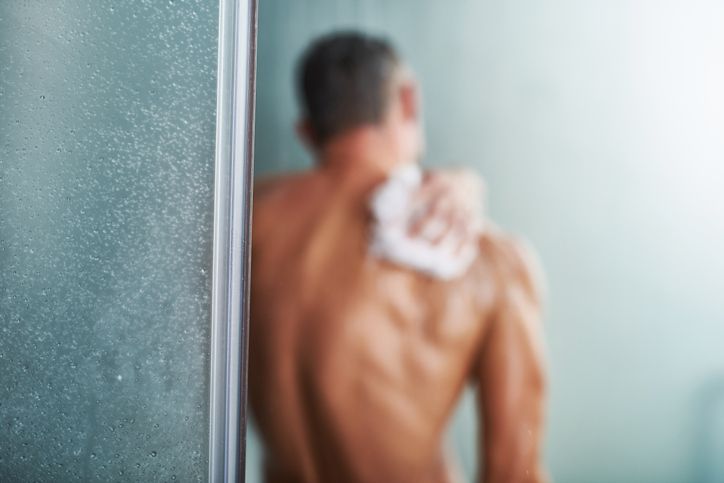 시어머니 앞에서도 알몸으로 다니는 남편, 이거 정상이야?
