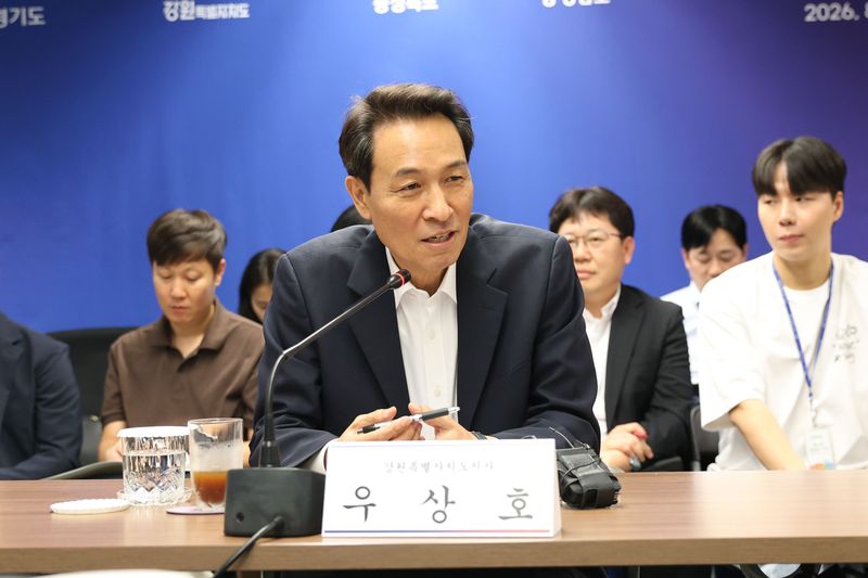 우상호 강원도지사가 14일 서울 대한민국시도지사협의회 대회의실에서 열린 제61차 총회에 참석, 인사말을 하고 있다. 강원자치도 제공