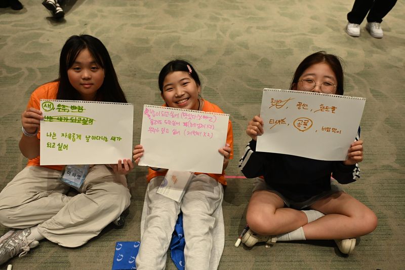 문화체육관광부와 한국문화예술교육진흥원이 마련한 '2026 꿈의 페스티벌 밀양'은 꿈의 극단 출범 이후 처음 열린 연극 분야 단독 합동캠프다. 지난 12일부터 14일까지 밀양아리랑아트센터와 호텔 아리나 일대에서 진행됐으며, 구리·사천·전주 3개 거점기관 단원 55명을 비롯해 오만석 총감독 등 관계자 약 140명이 참여했다.. 한국문화예술교육진흥원 제공