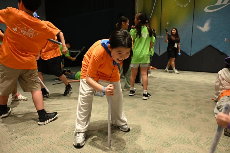 문화체육관광부와 한국문화예술교육진흥원이 마련한 '2026 꿈의 페스티벌 밀양'은 꿈의 극단 출범 이후 처음 열린 연극 분야 단독 합동캠프다. 지난 12일부터 14일까지 밀양아리랑아트센터와 호텔 아리나 일대에서 진행됐으며, 구리·사천·전주 3개 거점기관 단원 55명을 비롯해 오만석 총감독 등 관계자 약 140명이 참여했다.. 한국문화예술교육진흥원 제공