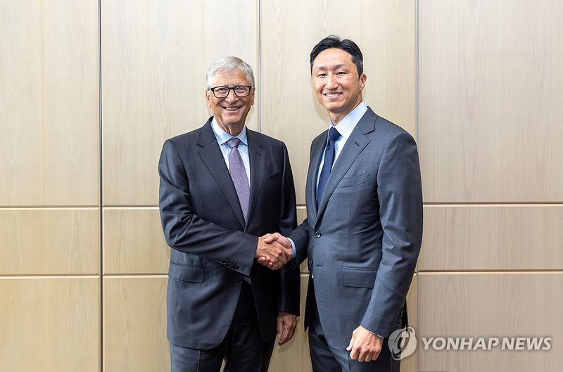 빌 게이츠와 만난 정기선 HD현대 회장 (출처=연합뉴스)