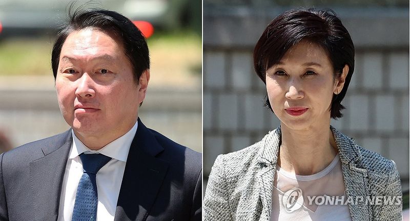최태원 SK그룹 회장(왼쪽)과 노소영 아트센터 나비 관장. 연합뉴스