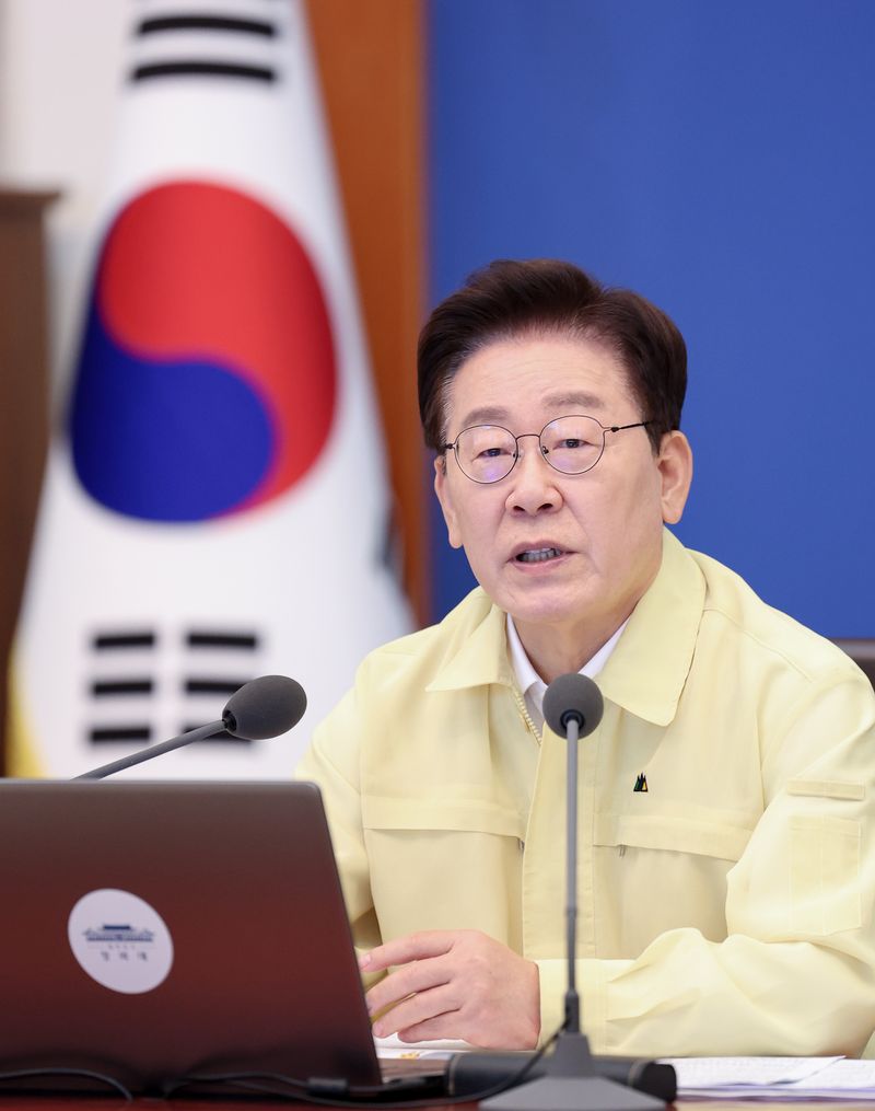 이재명 대통령이 18일 청와대에서 열린 제1회 을지국무회의에서 발언하고 있다. 청와대통신사진기자단