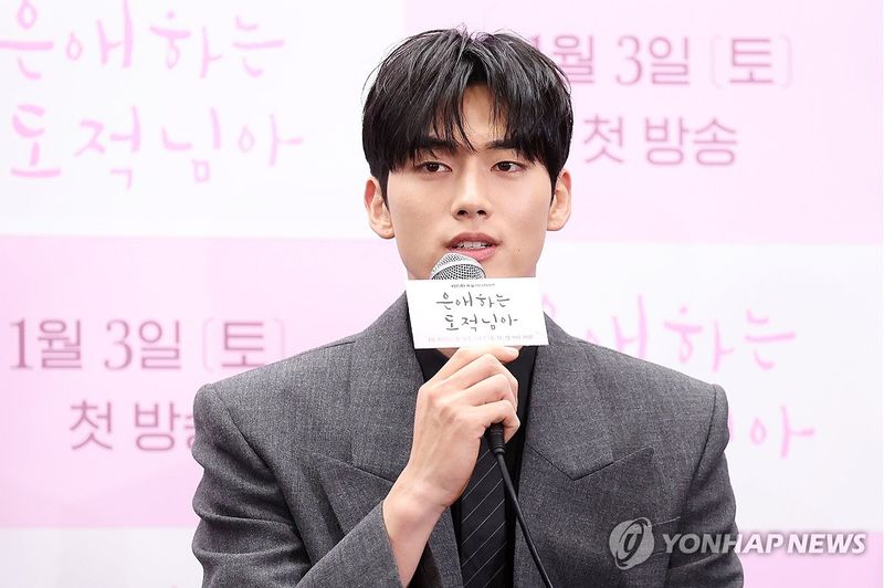 "소주병 던지고 수십 번 전화"… 홍민기 전 여친, 데이트 폭력 추가 폭로