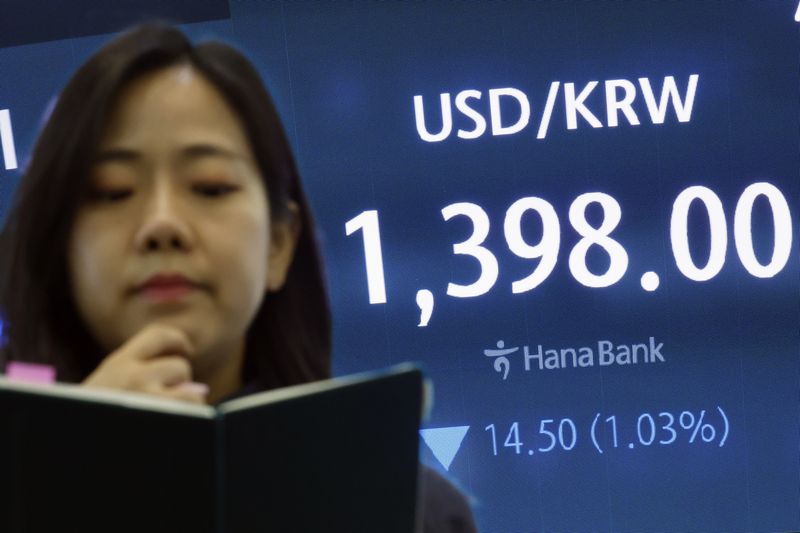 지난 19일 오후 은행 딜링룸 전광판에 표시된 환율. 뉴스1 제공