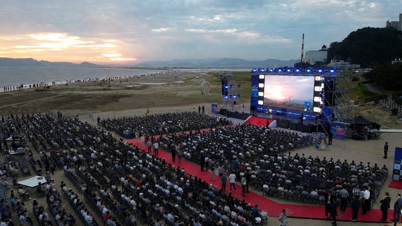 지난 14일 열린 제4회 다대포 선셋 영화축제(DSFF)에 관객들로 가득 찼다. 사하구 제공