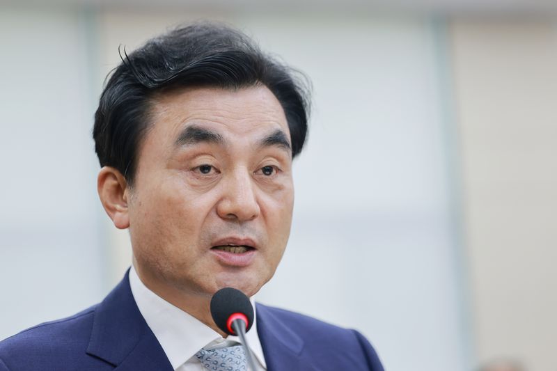 안규백 국방부 장관이 20일 국회 국방위원회 전체회의에서 2025회계연도 결산보고 하고 있다. 연합뉴스