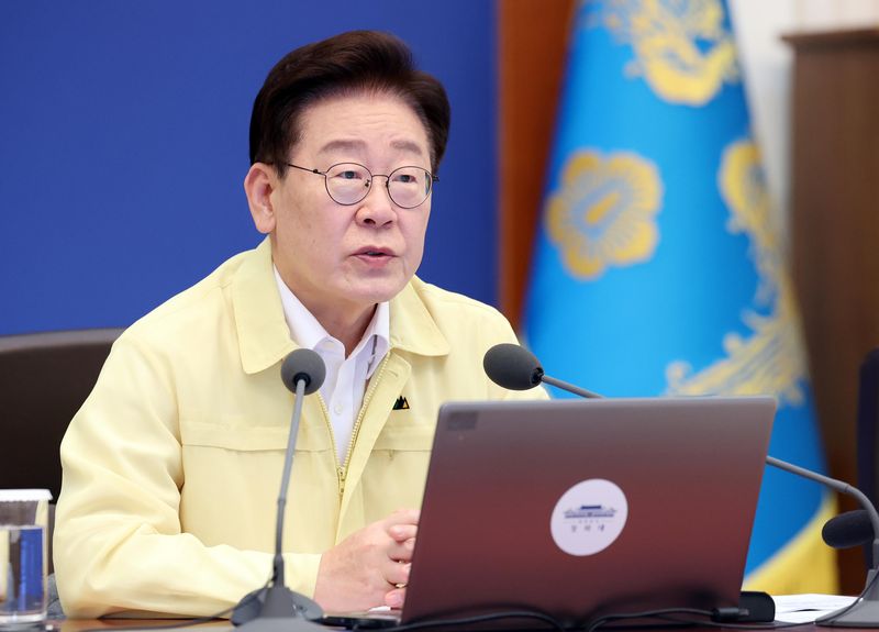 이재명 대통령이 20일 청와대에서 열린 수석보좌관회의에서 발언하고 있다. 뉴시스