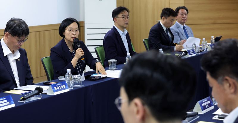 [서울=뉴시스] 홍효식 기자 = 한성숙 국무총리가 20일 오후 서울 구로구 벤처기업협회에서 열린 신산업 분야 규제혁신 간담회에서 발언하고 있다. 2026.08.20. yesphoto@newsis.com