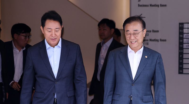 "장교 숙소 등 개발" "절대 불가"… 내주 담판도 불투명 [용산공원 해법 찾나]