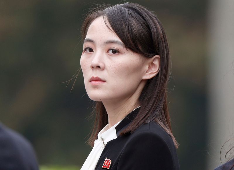 [하노이=AP/뉴시스] 미 태평양사령부는 20일(현지시간) '북한 미사일 발사에 관한 성명'에서 "최근 미사일 발사를 인지하고 있다"며 "동맹 및 파트너들과 긴밀히 협의하고 있다"고 밝혔다. 사진은 2019년 3월2일 베트남 하노이 호찌민 묘소에서 열린 헌화식에 김정은 북한 국무위원장의 여동생 김여정 노동당 부부장이 참석한 모습. 2026.08.21.