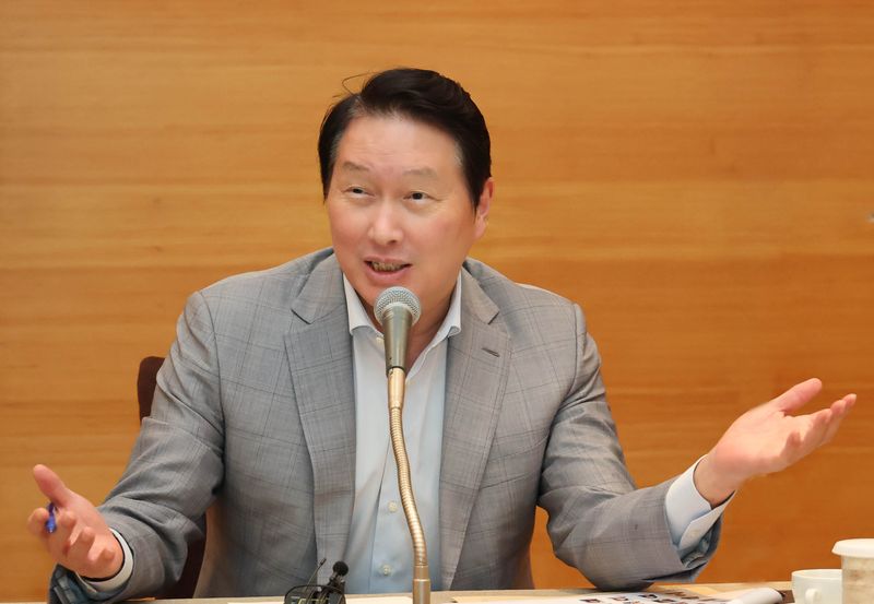 최태원 SK그룹 회장이 지난 7월 15일 제주신라호텔에서 기자간담회를 진행하고 있다. 사진=뉴시스